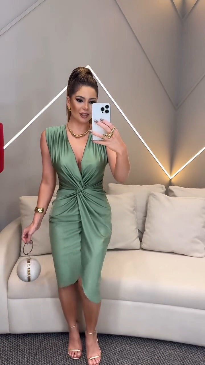 Vestido Daphne – elegância que abraça suas curvas