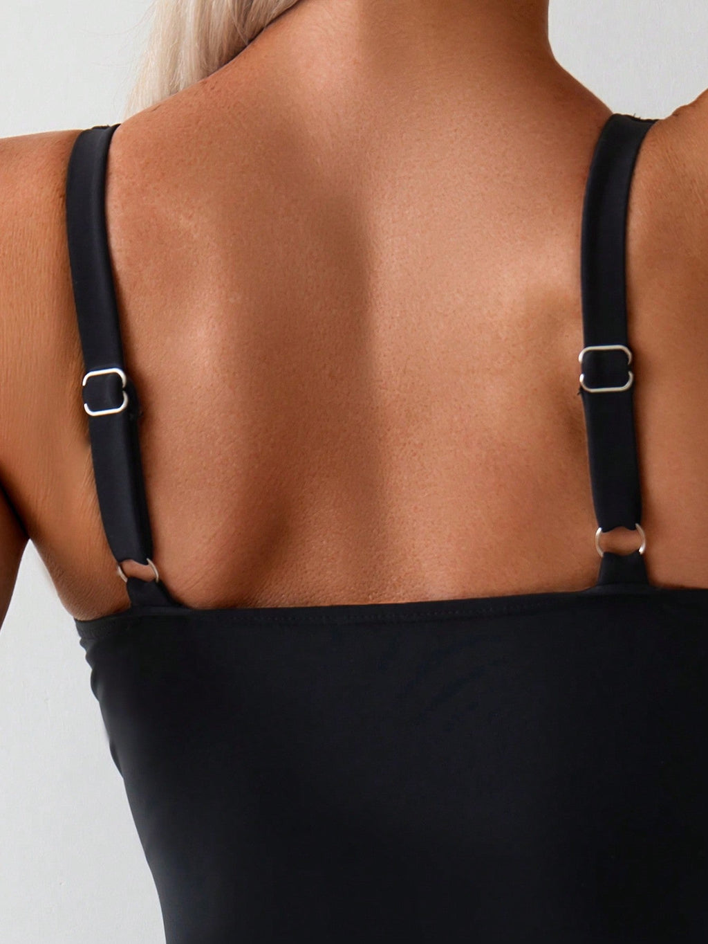 Maiô Feminino Comportado com Sainha