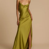 Vestido Longo de Cetim Elegante com Fenda Lateral