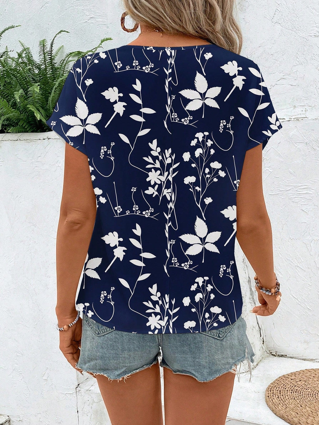 Blusa Feminina Floral Manga Curta
