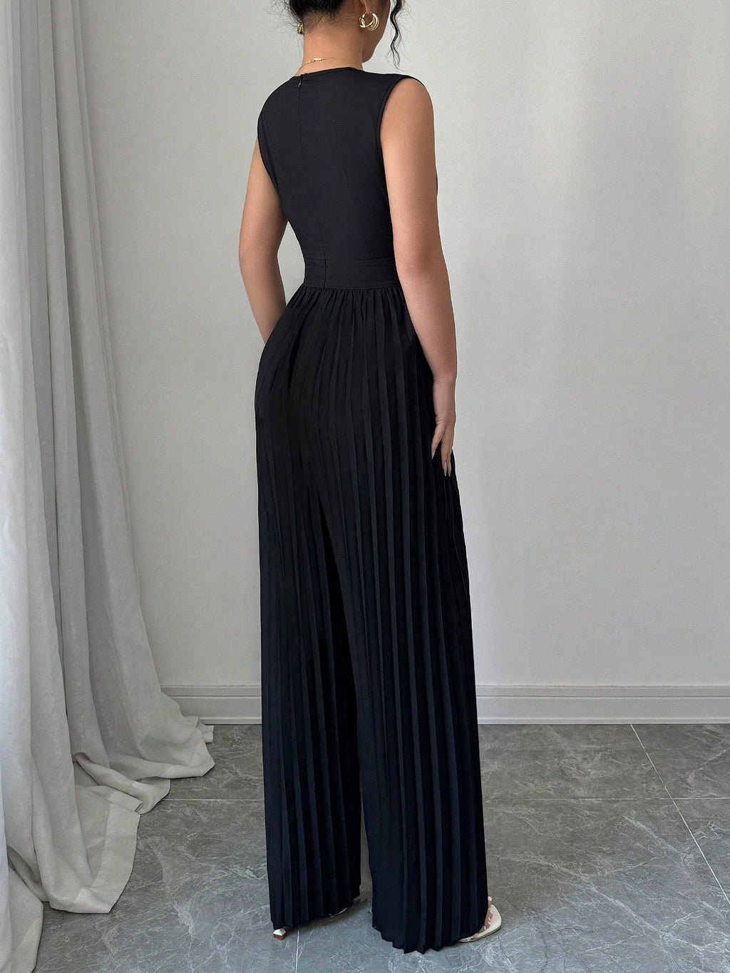 Macacão Feminino Pantalona Duas Cores Regata Decote V