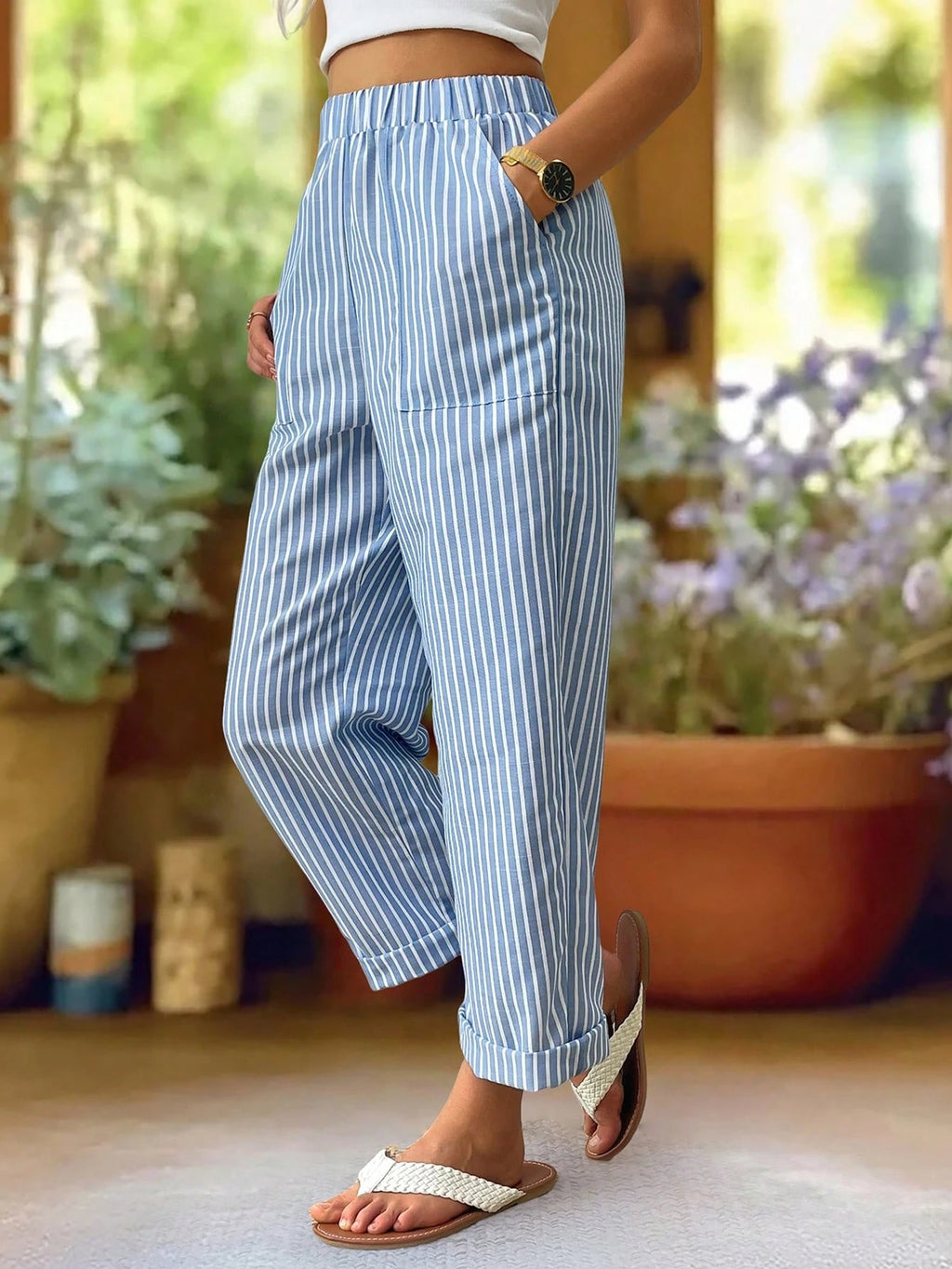 Calça Reta Feminina Listrada com Elástico na Cintura