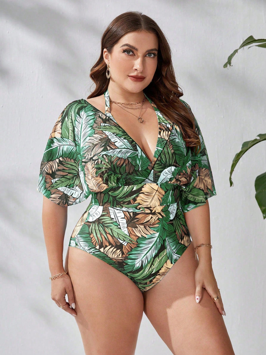Maiô Plus Size com Mangas e Tule