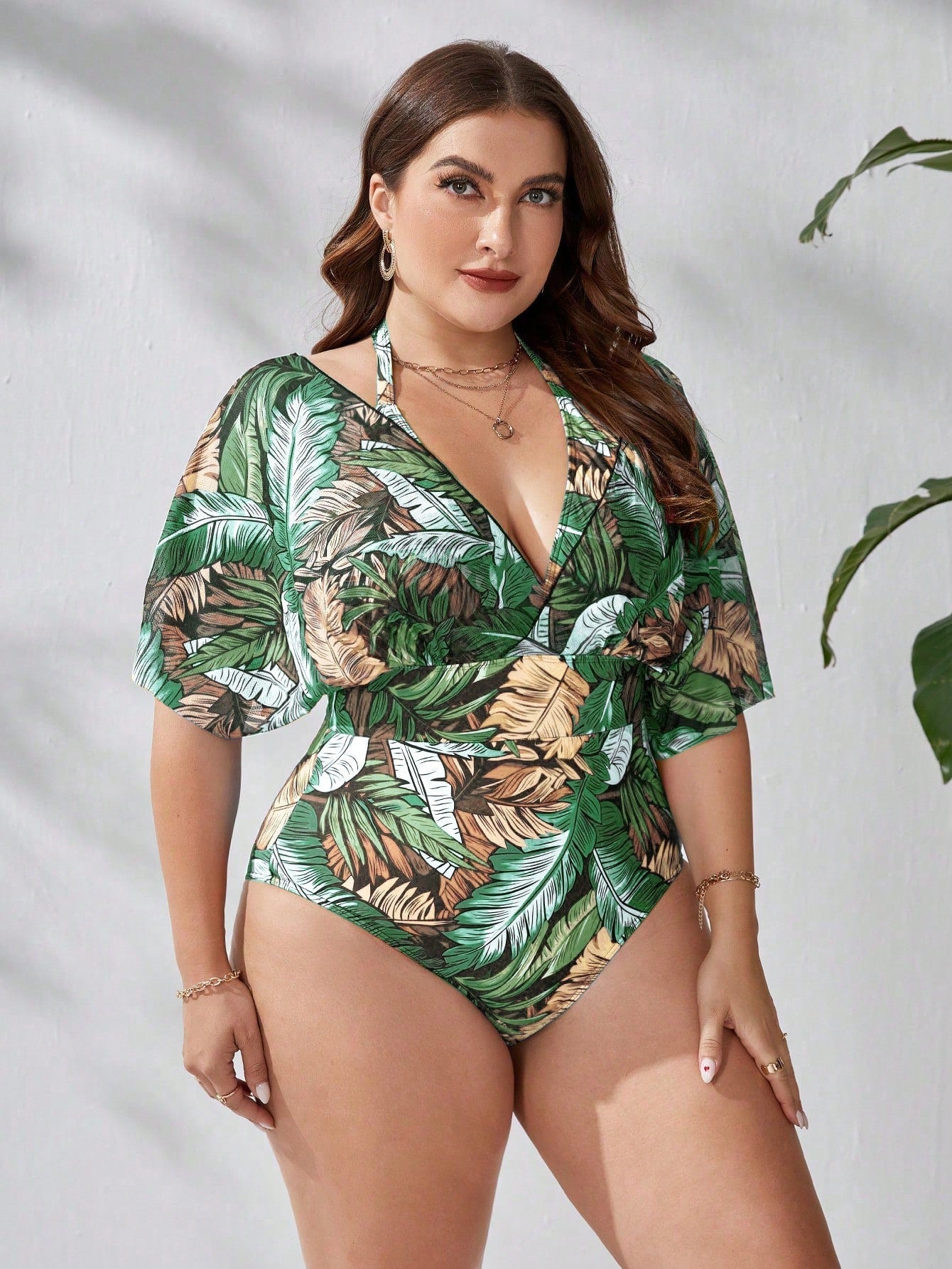 Maiô Plus Size com Mangas e Tule