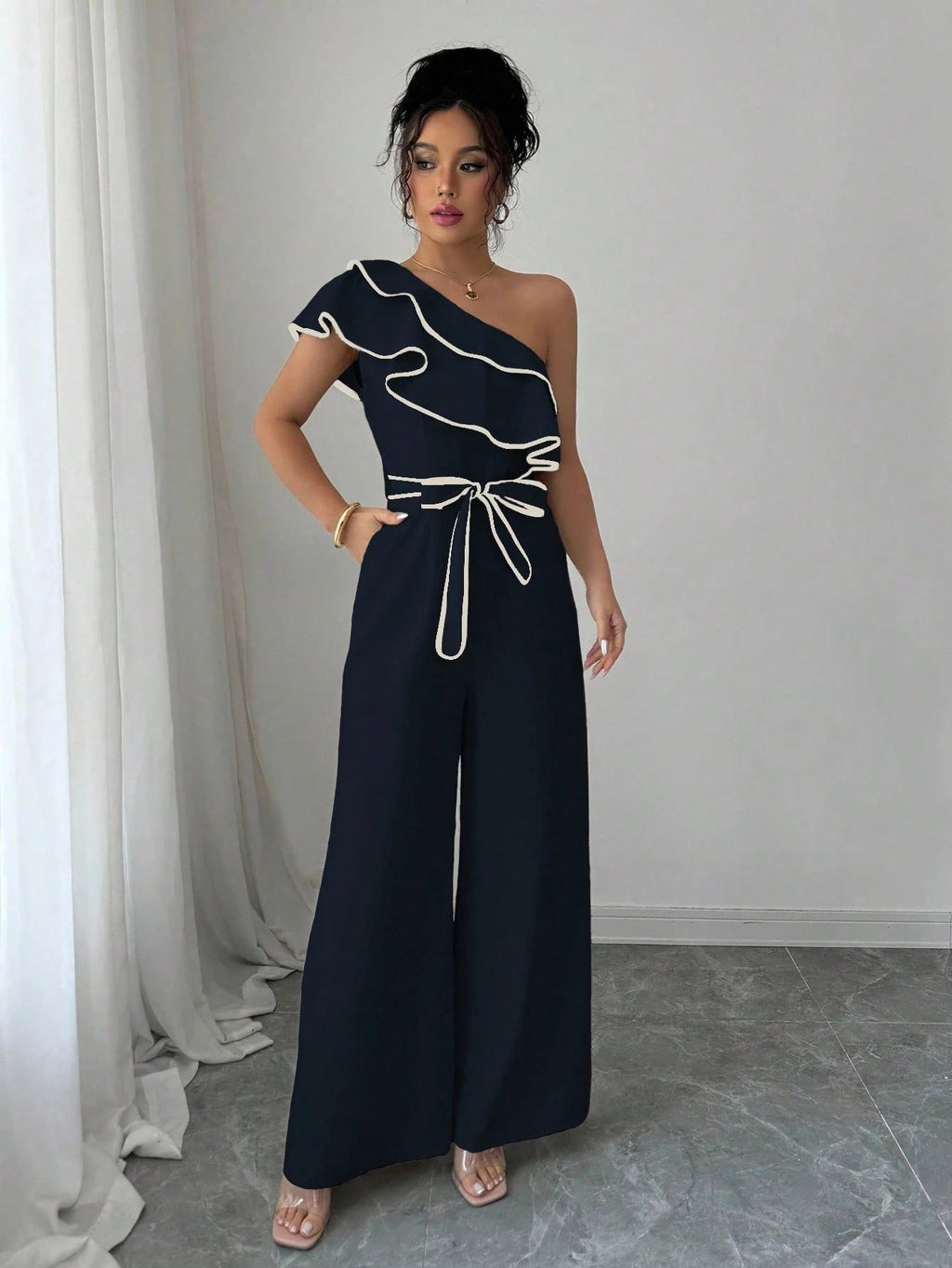 Macacão Feminino Pantalona Um Ombro Só com Babados