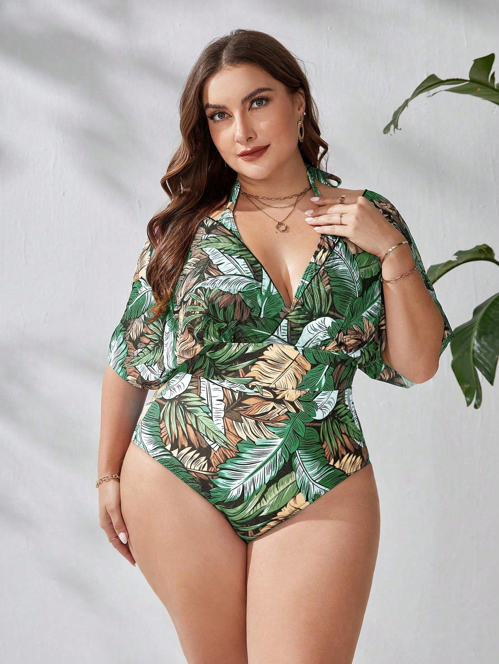 Maiô Plus Size com Mangas e Tule