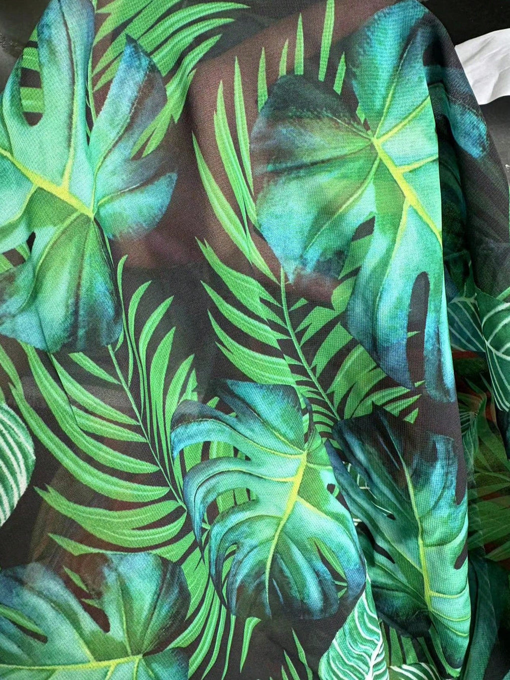 Saída de Praia Vestido Estampa Tropical Manga Morcego