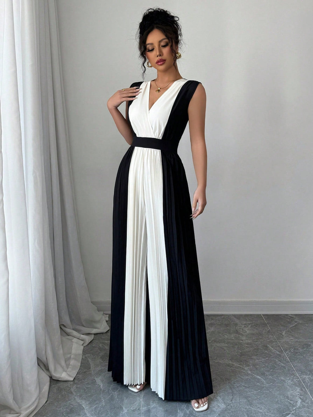 Macacão Feminino Pantalona Duas Cores Regata Decote V