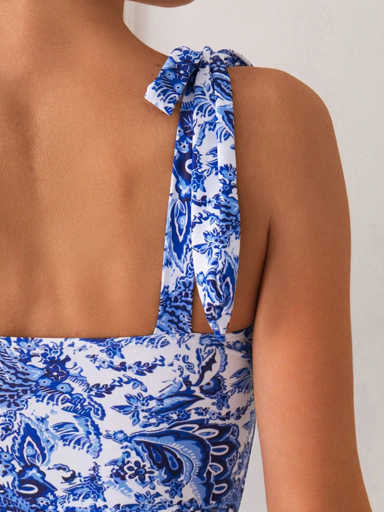 Maiô Feminino Decote V Estampa Retro