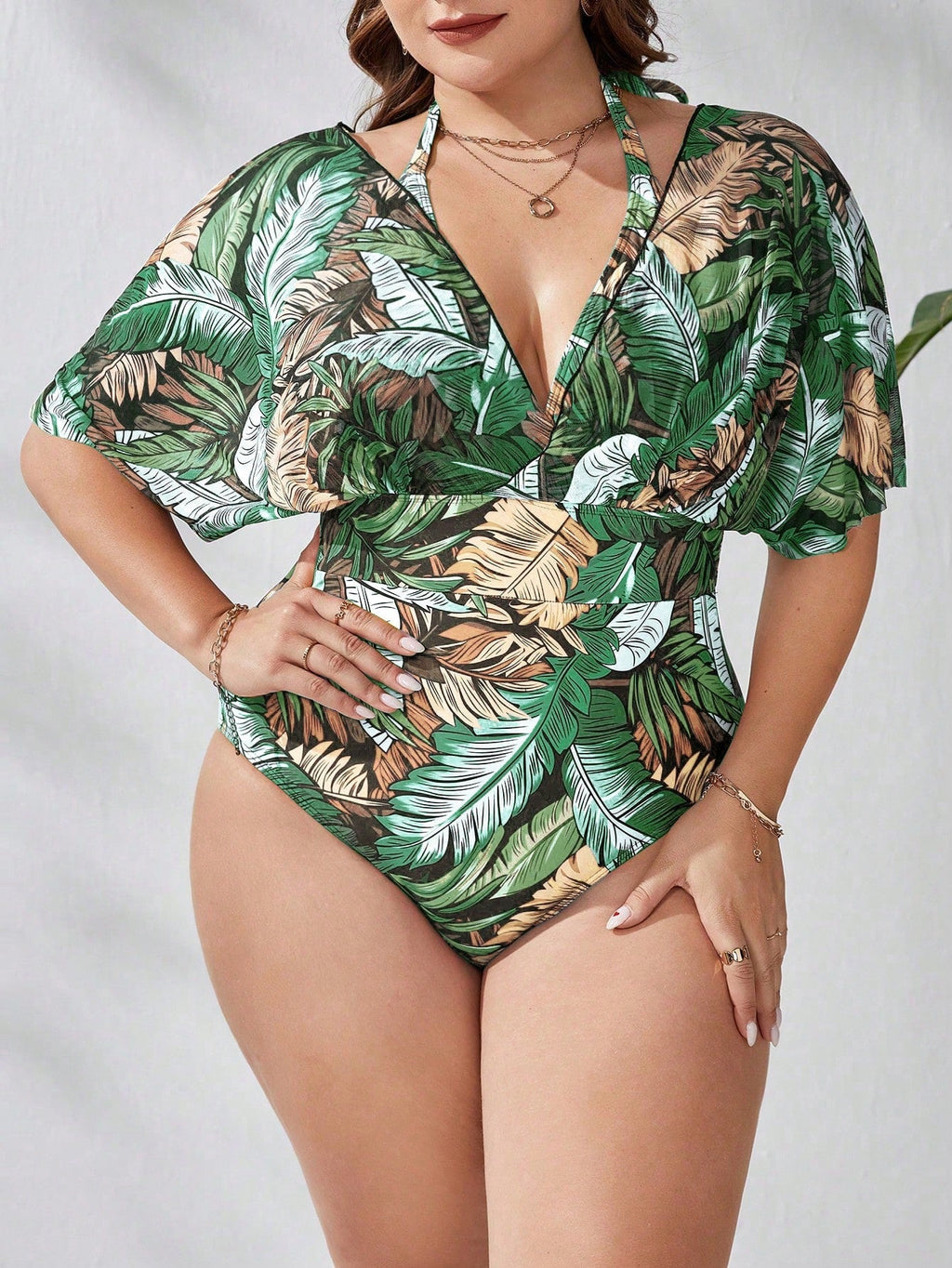 Maiô Plus Size com Mangas e Tule
