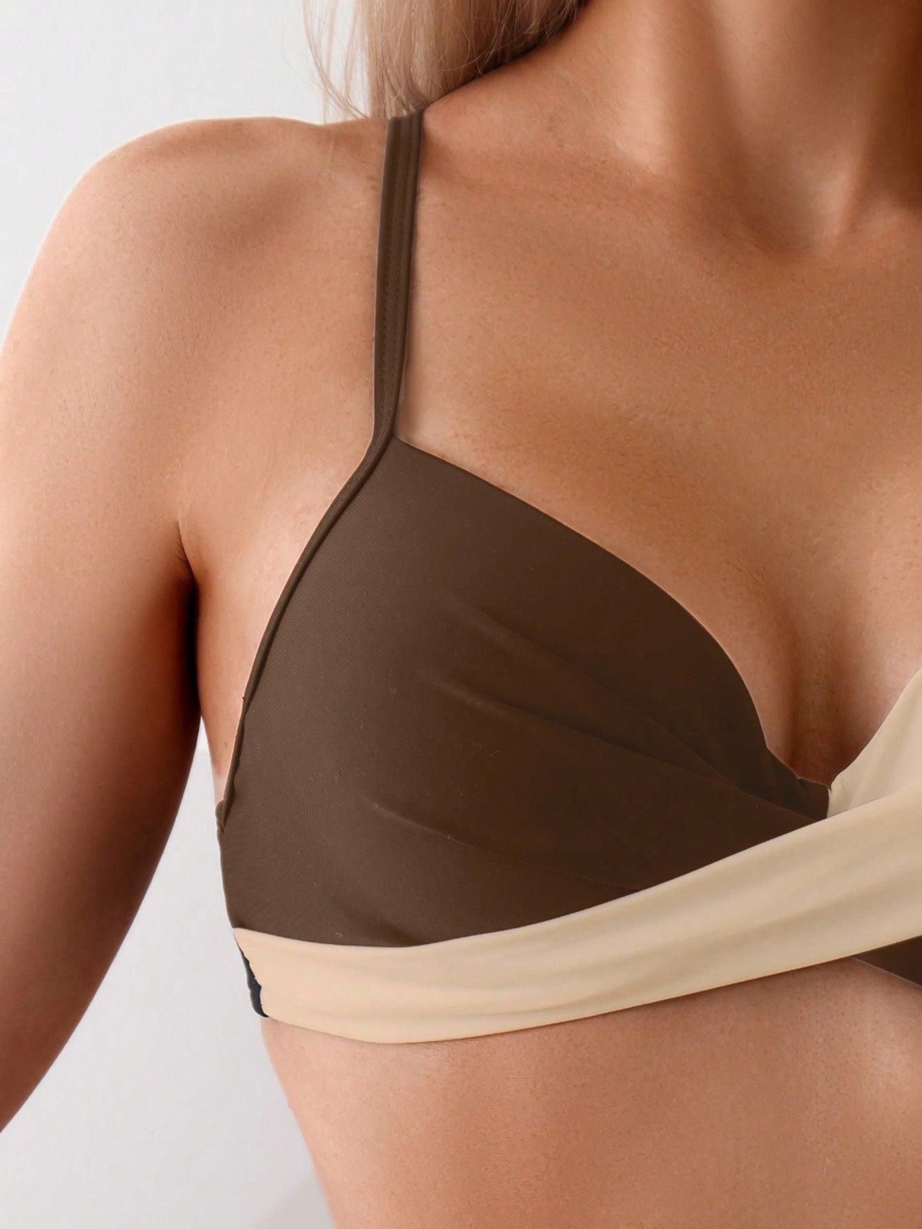 Biquíni Feminino Cruzado Duas Cores com Bojo Hot Pant